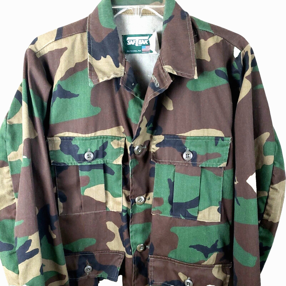 VTG 80s SafTbak hunting Jacket Mens Small Woodland Camouflage Hunting 80s Y2K